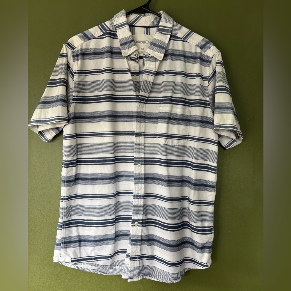 Aeropostale Men's Navy and White Striped Shirt